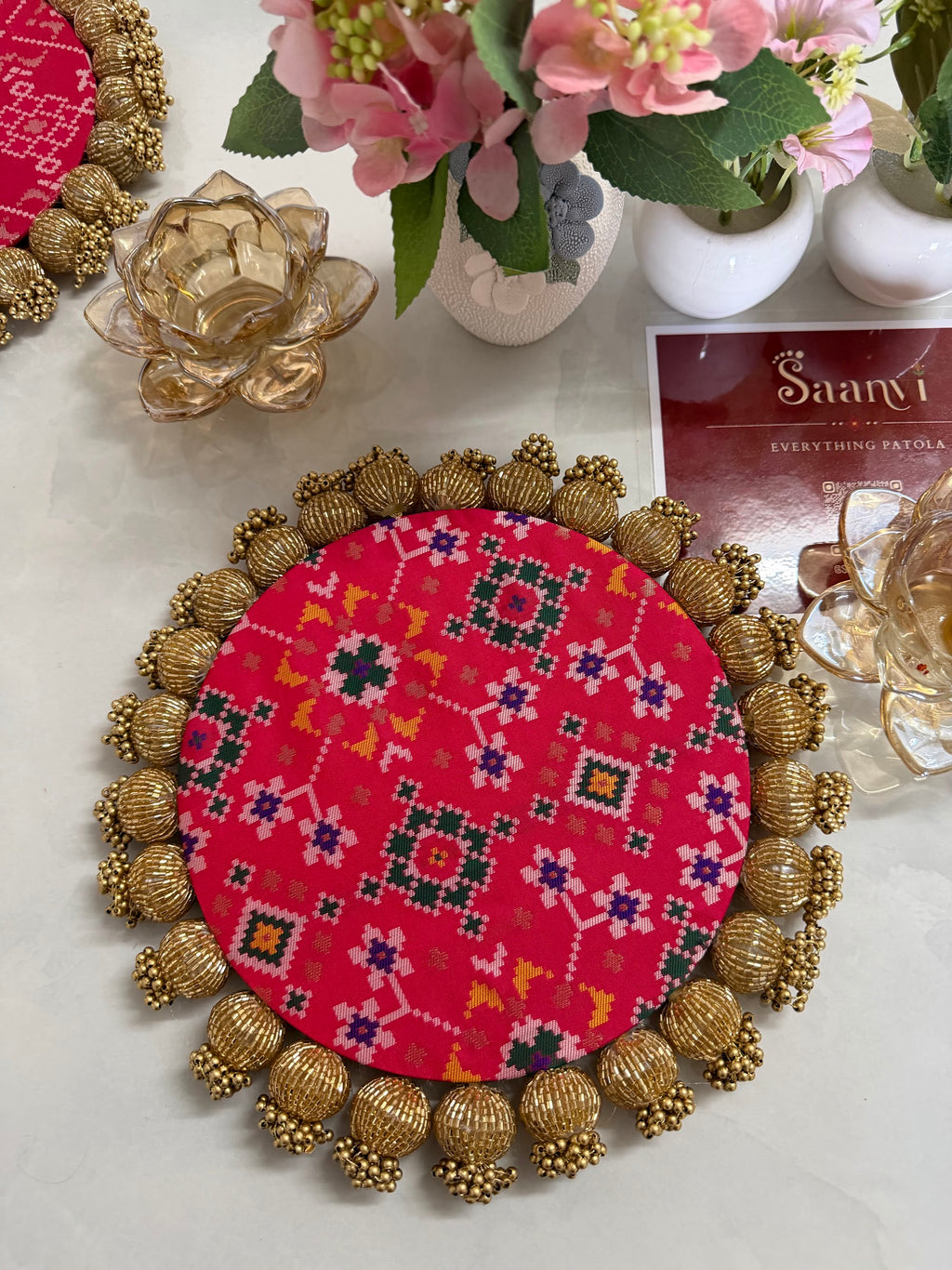 Reversible Patola Décor Pallet – Round