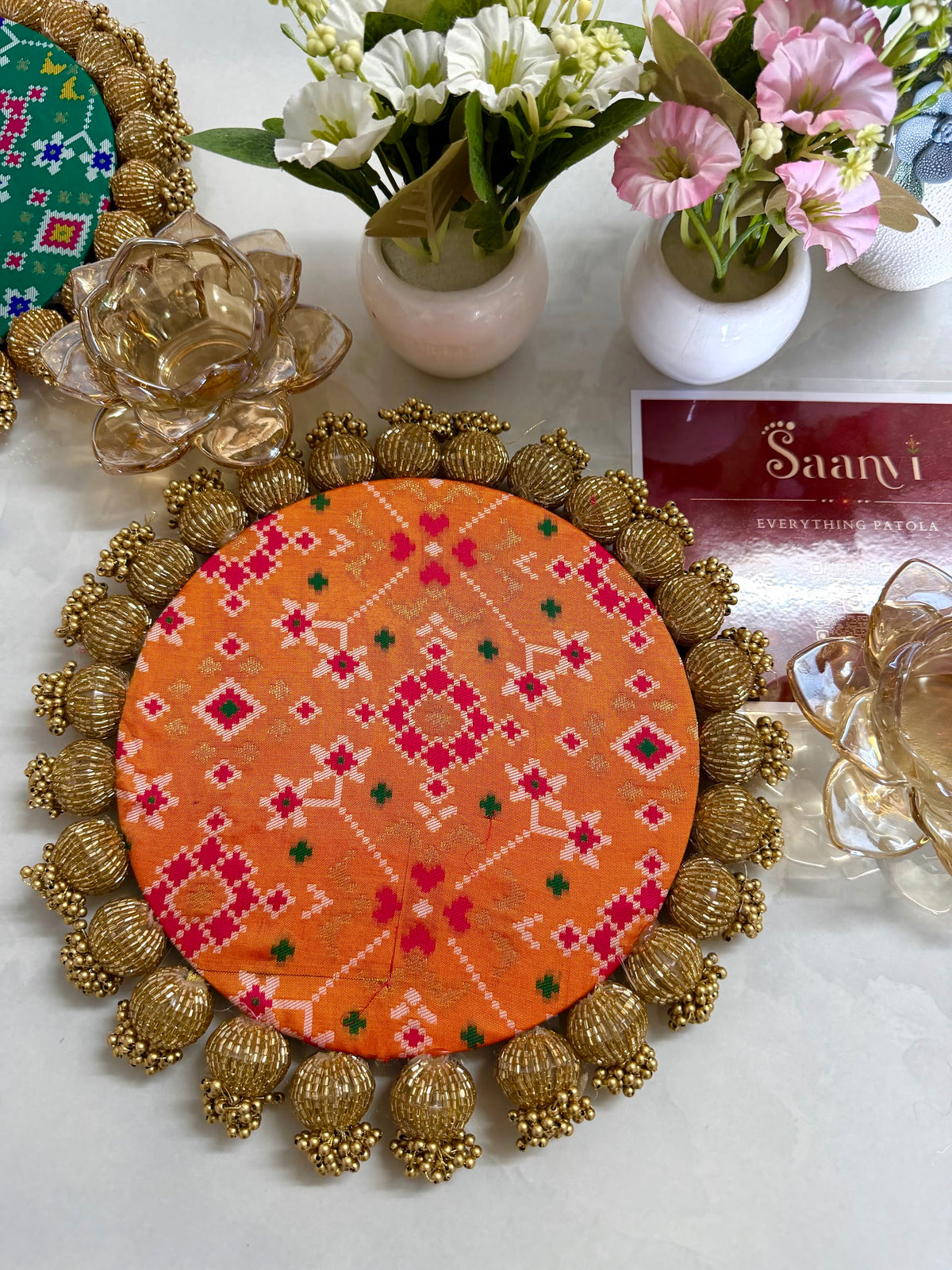 Reversible Patola Décor Pallet – Round