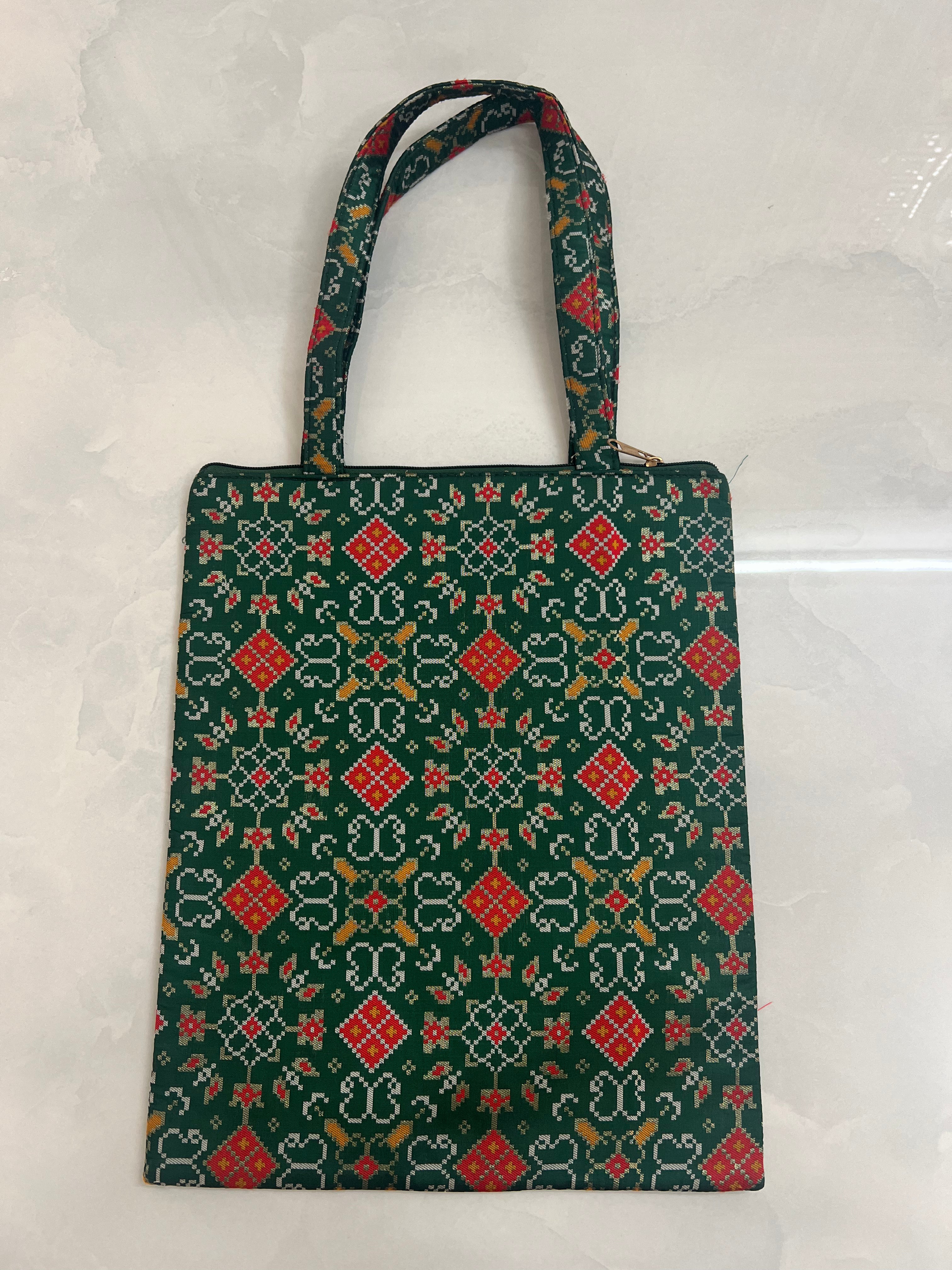 Patola print tote bag in bottle green